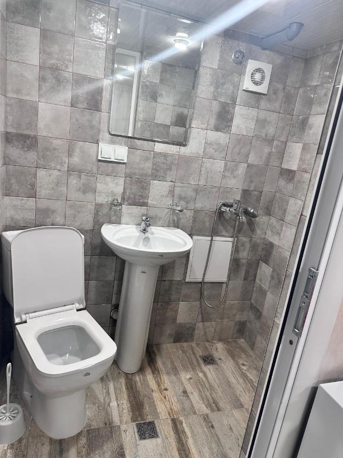 Mandarin Hotel Erivan Dış mekan fotoğraf
