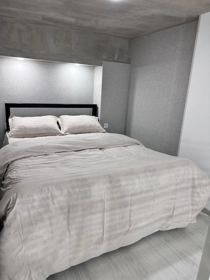 Mandarin Hotel Erivan Dış mekan fotoğraf